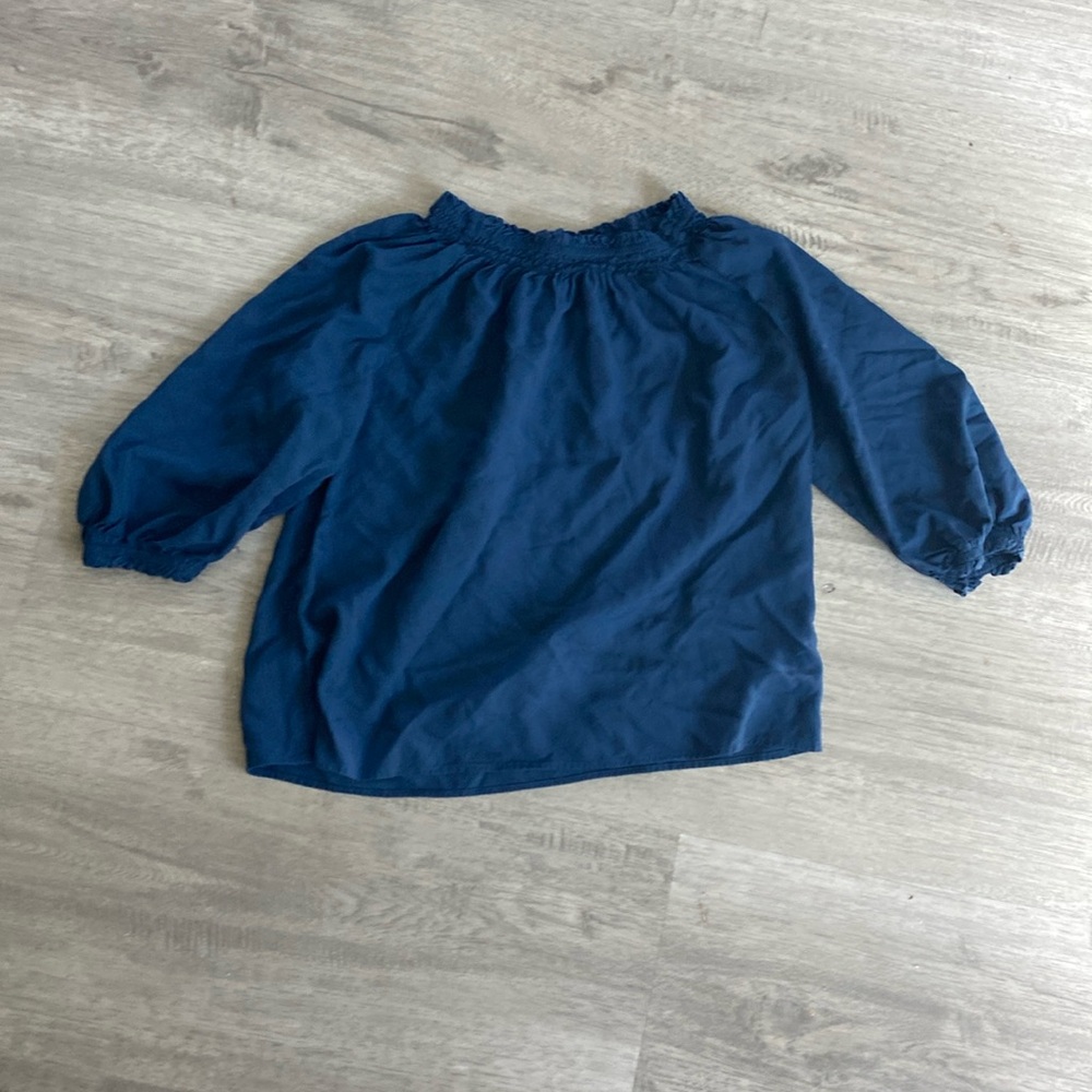 Girls UNIQLO Navy Rayon blouse size 5-6